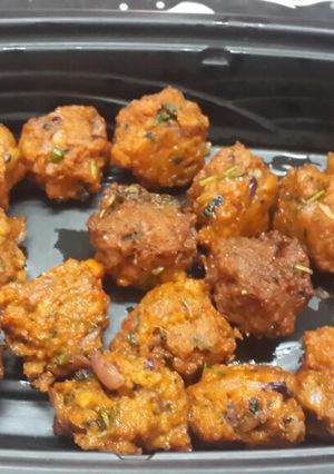 A picture of Crunchy Malabar Chicken meatballs.