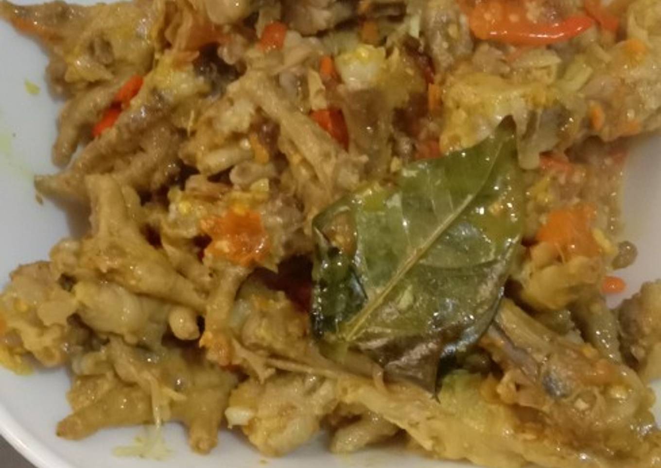 Ceker ayam pedaass