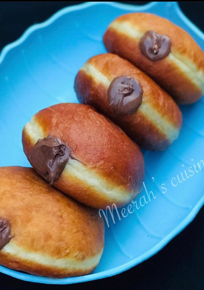 A picture of Filled doughnuts.