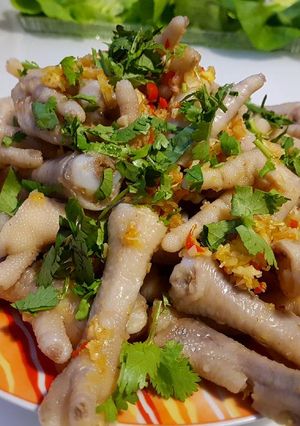 Hình của món Chân gà chua ngọt.