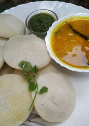 इडली (idli recipe in Hindi) रेसिपी मुख्य फोटो