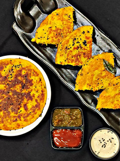 बेसन सूजी हांडवो(besan suji handvo recipe in hindi) रेसिपी मुख्य फोटो