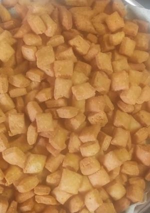 A picture of Namak pare.