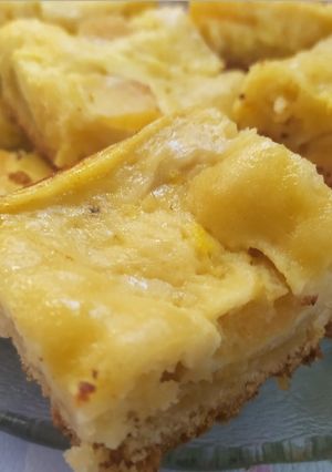 Una foto de Torta de manzana económica y fácil ! Podés usar horno o essen 👏