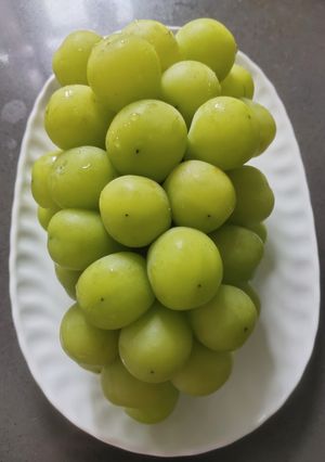 A picture of Refreshing Seedless Grapes.