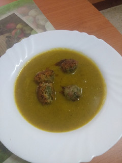 Una foto de Crema de berros con sus respectivas albóndigas