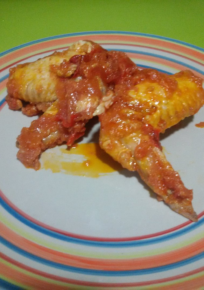 Una foto de Alitas de pollo con tomate con Thermomix