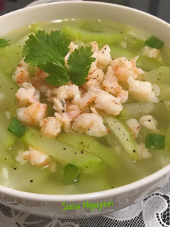 Hình của món Canh bầu nấu tôm.