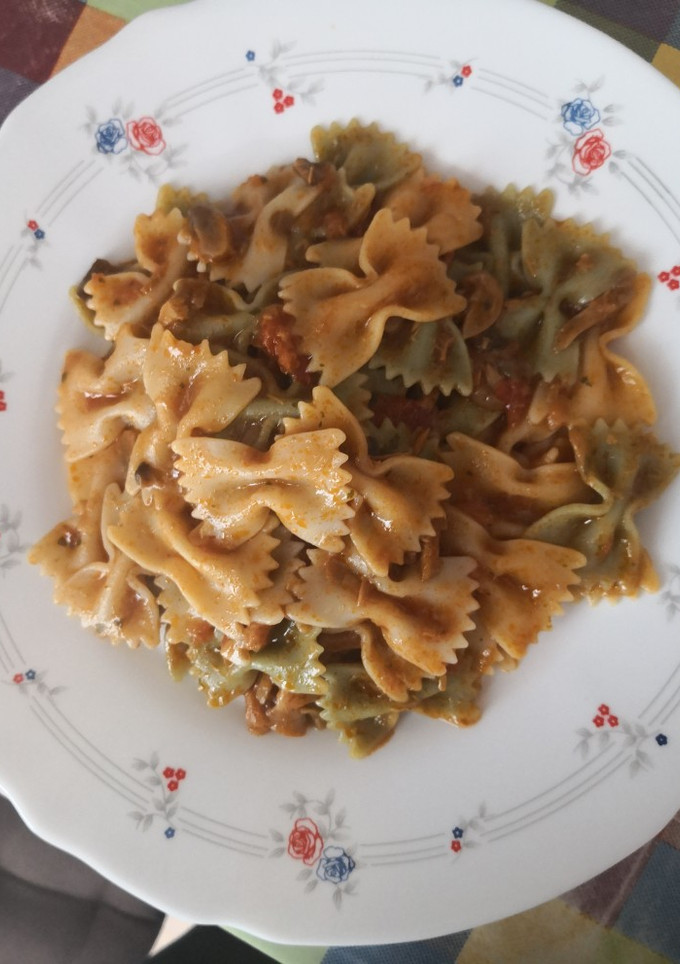Una foto de Lacitos con salsa boscaiola