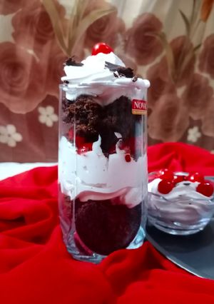 A picture of Black forest brownie trifles.