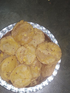 தட்டுவடை (Thattu vadai recipe in tamil) செய்முறை முக்கிய புகைப்படம்