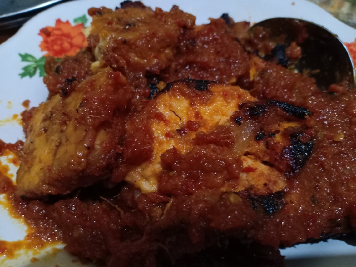 Bagaimana Membuat Ayam Panggang Bumbu Rujak Irit Anti Gagal