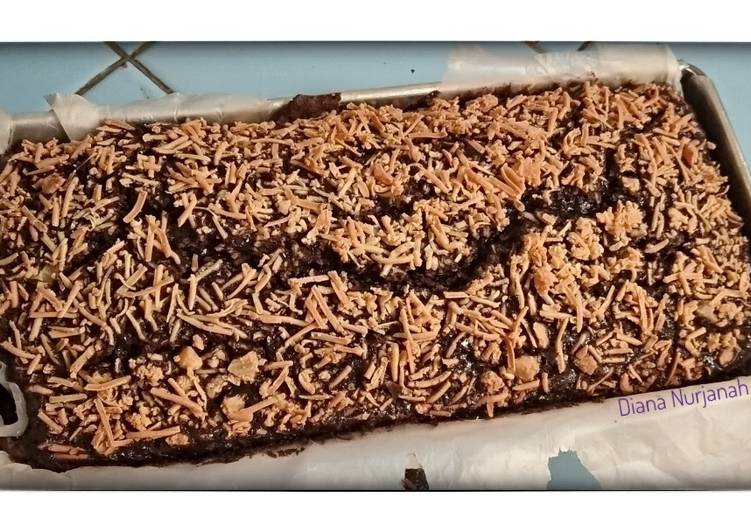 6 Resep: Brownies lapis stroberi yang Lezat