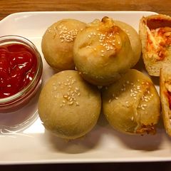 A picture of Pizza Bomb.