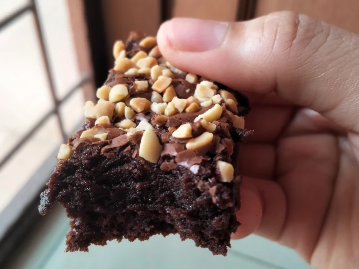 Langkah Mudah untuk Membikin Resep Brownies shiny crust yang  Bikin Ketagihan Anti Ribet, Lezat