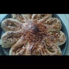 A picture of Sun flower pizza.