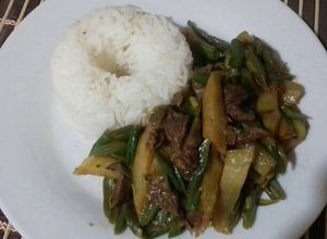 Una foto de Saltado de vainitas con sabor oriental #3
