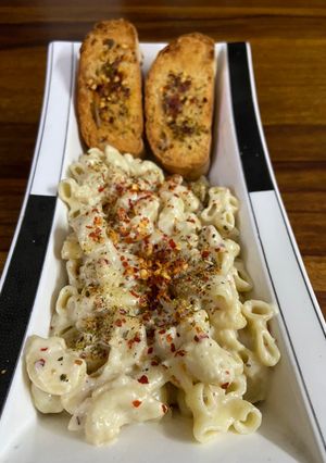 A picture of Creamy White Sauce Pasta.