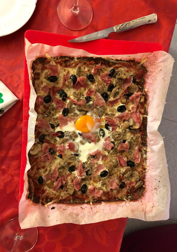 Una foto de Pizza con base de berenjena