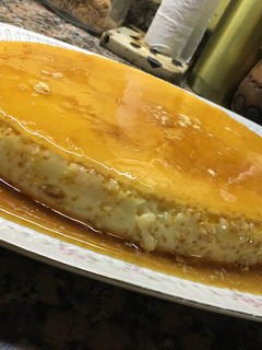 Una foto de Flan casero con caramelo