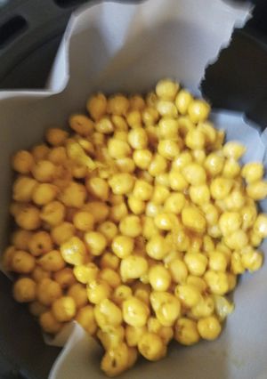 Una foto de Garbanzos crujientes en la freidora de aire