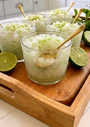 Una foto de Granizado de Melón, Yogur y Hierbabuena
