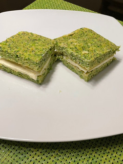 Una foto de Pan de brócoli en microondas