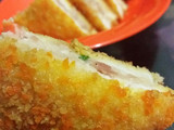 Roti tawar goreng isi sosis