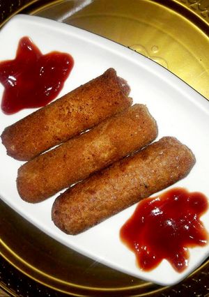 A picture of Chicken Franks Bread Roll😋👌.