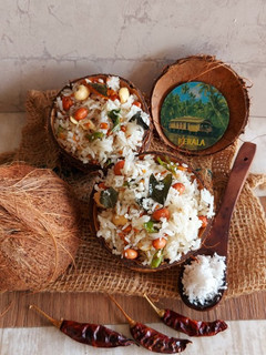 કોકોનટ રાઈસ (Coconut Rice Recipe In Gujarati) રેસીપી મુખ્ય ફોટો
