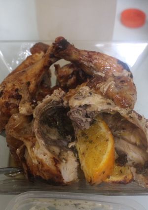 Una foto de Pollo entero en freidora de aire