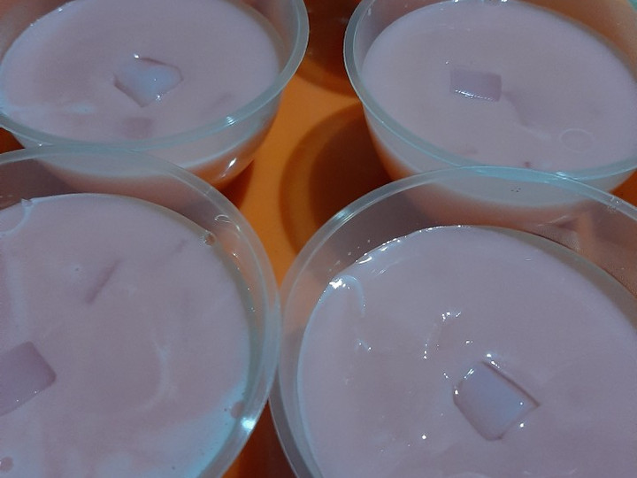 Bagaimana Menyiapkan Srawberry Silky Pudding, Sempurna