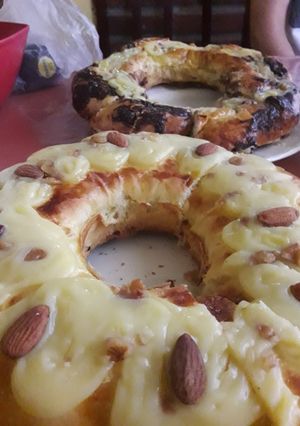 Una foto de • Crema pastelera para rosca o facturas •