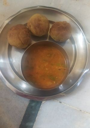 રાજસ્થાની દાલબાટી(Rajasthani Dalbati Recipe In Gujarati) રેસીપી મુખ્ય ફોટો