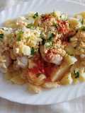 Merluza con patatas y pimentón