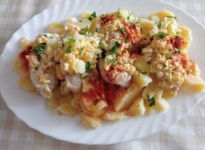 Foto principal de Merluza con patatas y pimentón