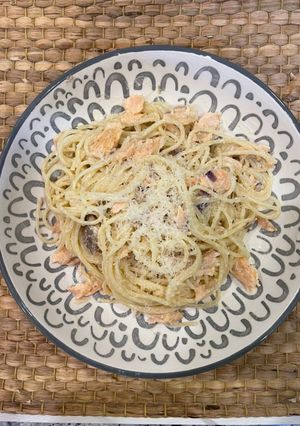 Una foto de Spaghetti con crema y salmón