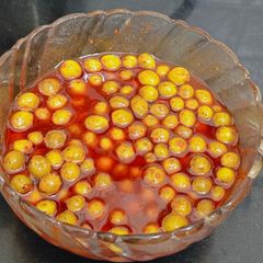 A picture of Karonda pickle.