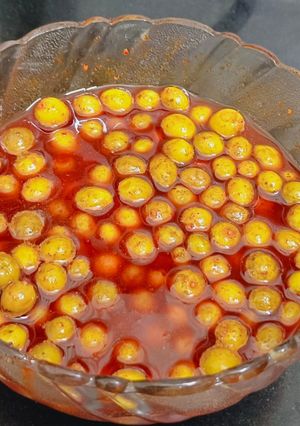 A picture of Karonda pickle.