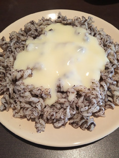 Mákos tészta vaníliaöntettel recept fotója