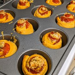 A picture of Pizza Roses.