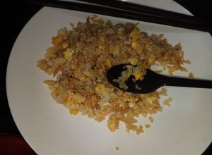 Hình của món Cơm chiên trứng hành phi siêu thơm.