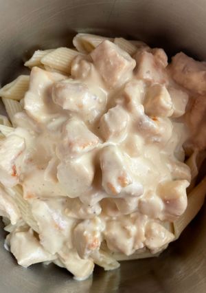 Juhtúrós-csirkés penne recept fotója