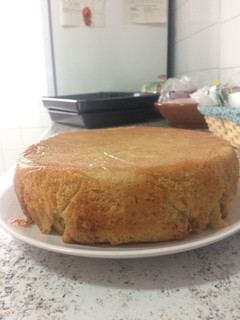 Una foto de Bizcocho de limón y manzana 🍎
