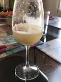 Jugoso vino blanco con chirimoya