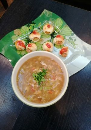 A picture of Schezwan Soup.