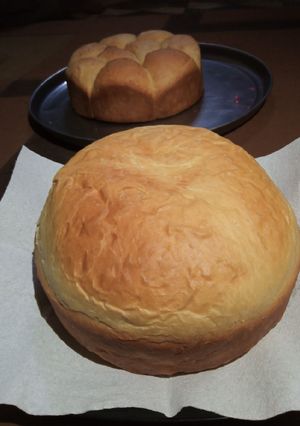 A picture of Home made vanilla bread.