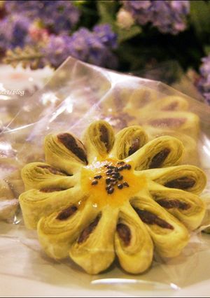 抹茶紅豆菊花酥 的食譜成品照片
