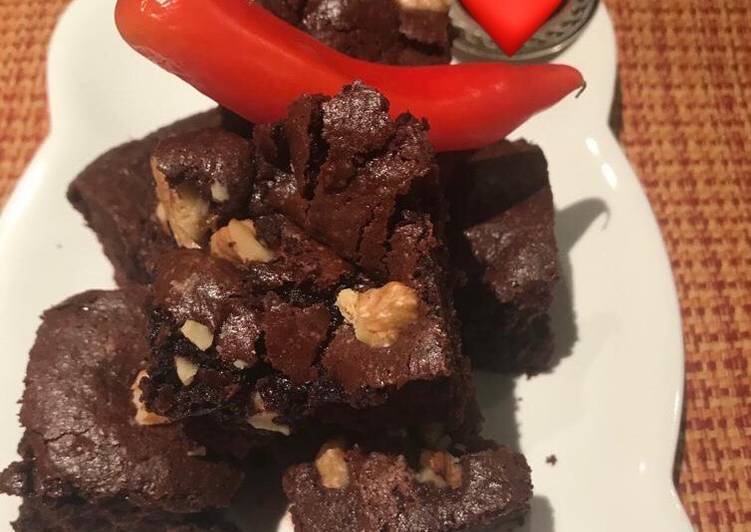 How to Prepare Homemade Chilli Brownie