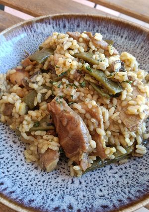 Una foto de Arroz de aprovechamiento de mar, montaña y huerto
